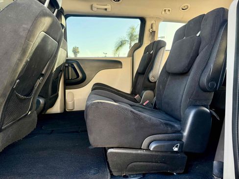 Used 2016 Dodge Grand Caravan SE w/ Quick Order Package 29E SE FWD image 21