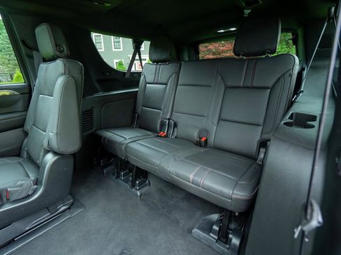 Used 2023 Chevrolet Suburban RST w/ Luxury Package AWD/4WD image 23