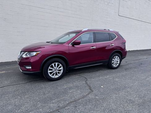 Used 2020 Nissan Rogue SV image 1