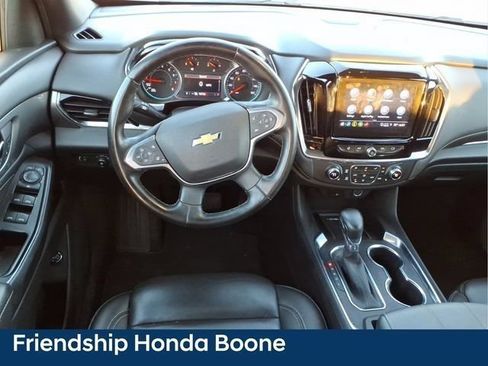 Used 2023 Chevrolet Traverse LT FWD image 19