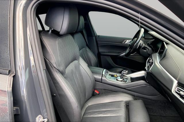 Used 2021 BMW X6 M50i w/ Premium Package AWD/4WD image 7