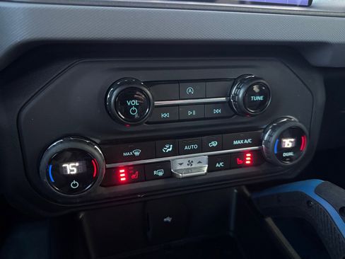 Used 2024 Ford Bronco Black Diamond w/ Sasquatch Package image 26