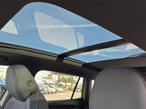 New 2026 Volkswagen Tiguan SE R-Line image 25