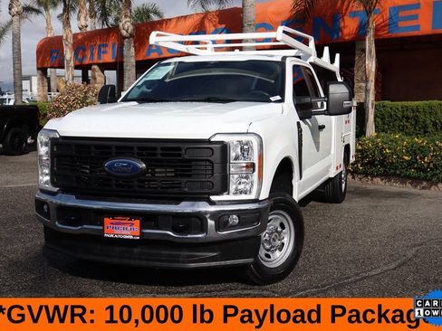 Used 2023 Ford F250 XL w/ Snow Plow/Camper Package AWD/4WD image 4