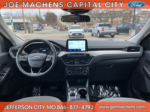 Certified 2022 Ford Escape SE w/ SE Sport Appearance Package image 12