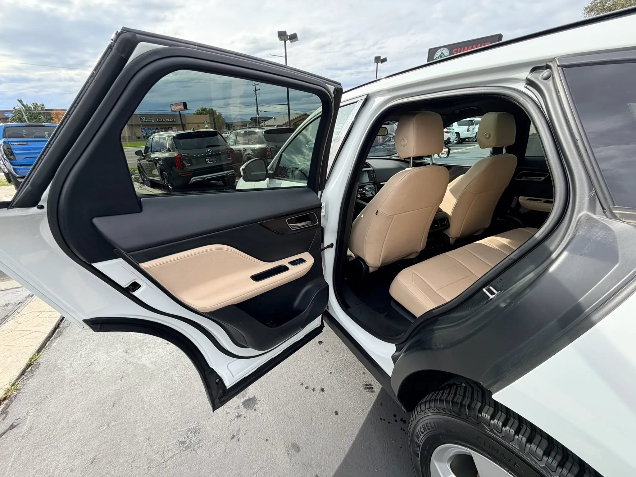Used 2018 Jaguar F-PACE Premium AWD/4WD image 20