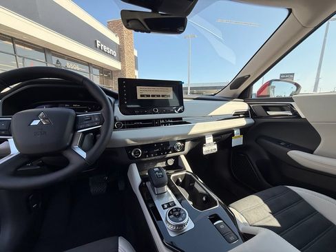 New 2026 Mitsubishi Outlander SE AWD/4WD image 25