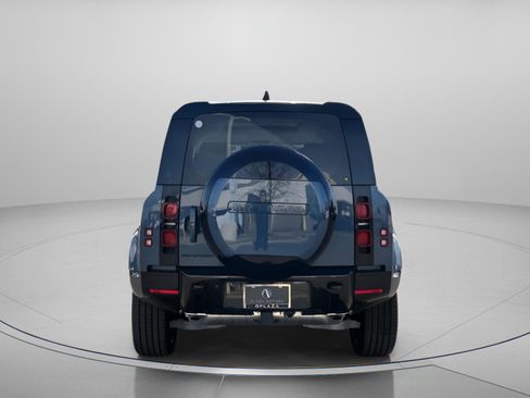 Certified 2025 Land Rover Defender 110 X-Dynamic SE image 4