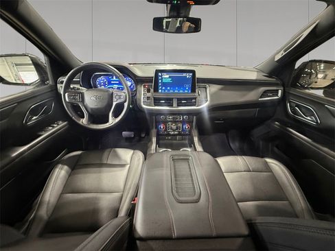 Used 2022 Chevrolet Suburban RST w/ Sport Performance Package image 12