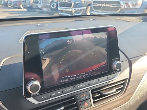 Used 2025 Nissan Altima 2.5 SV FWD image 20