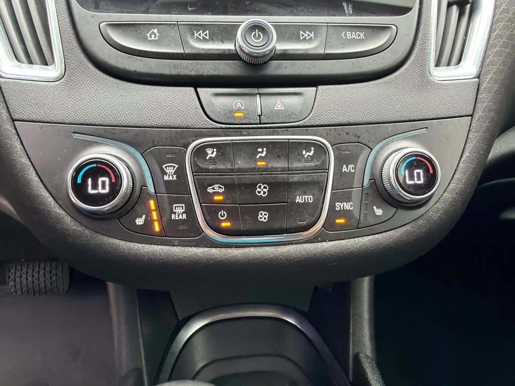 Used 2021 Chevrolet Malibu LT FWD image 26