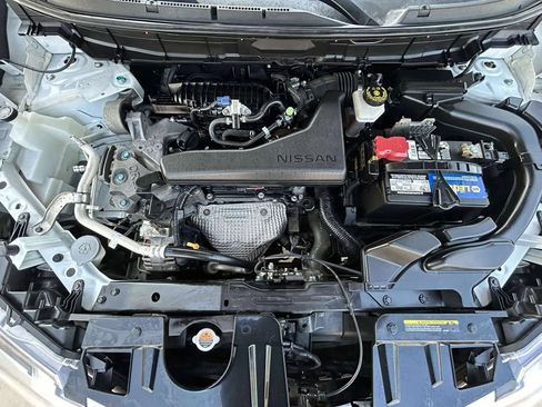 Used 2017 Nissan Rogue SV image 29