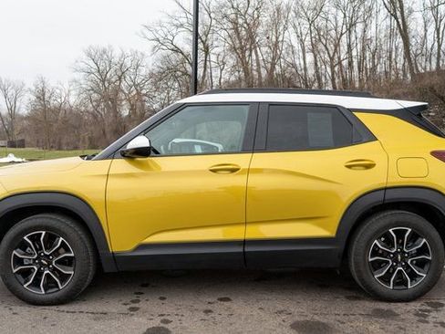 Used 2023 Chevrolet TrailBlazer ACTIV w/ Sun and Liftgate Package image 9