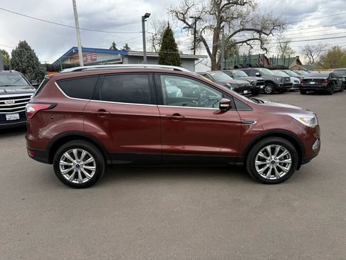 Used 2018 Ford Escape Titanium image 10