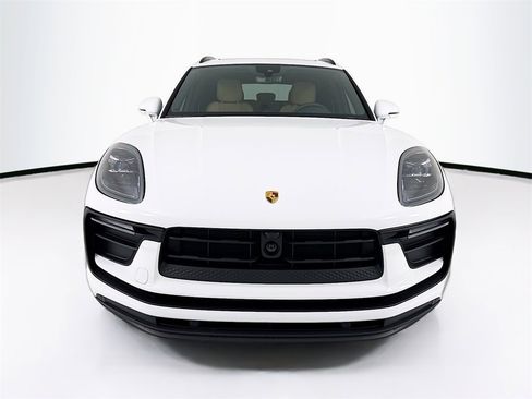 New 2026 Porsche Macan image 6
