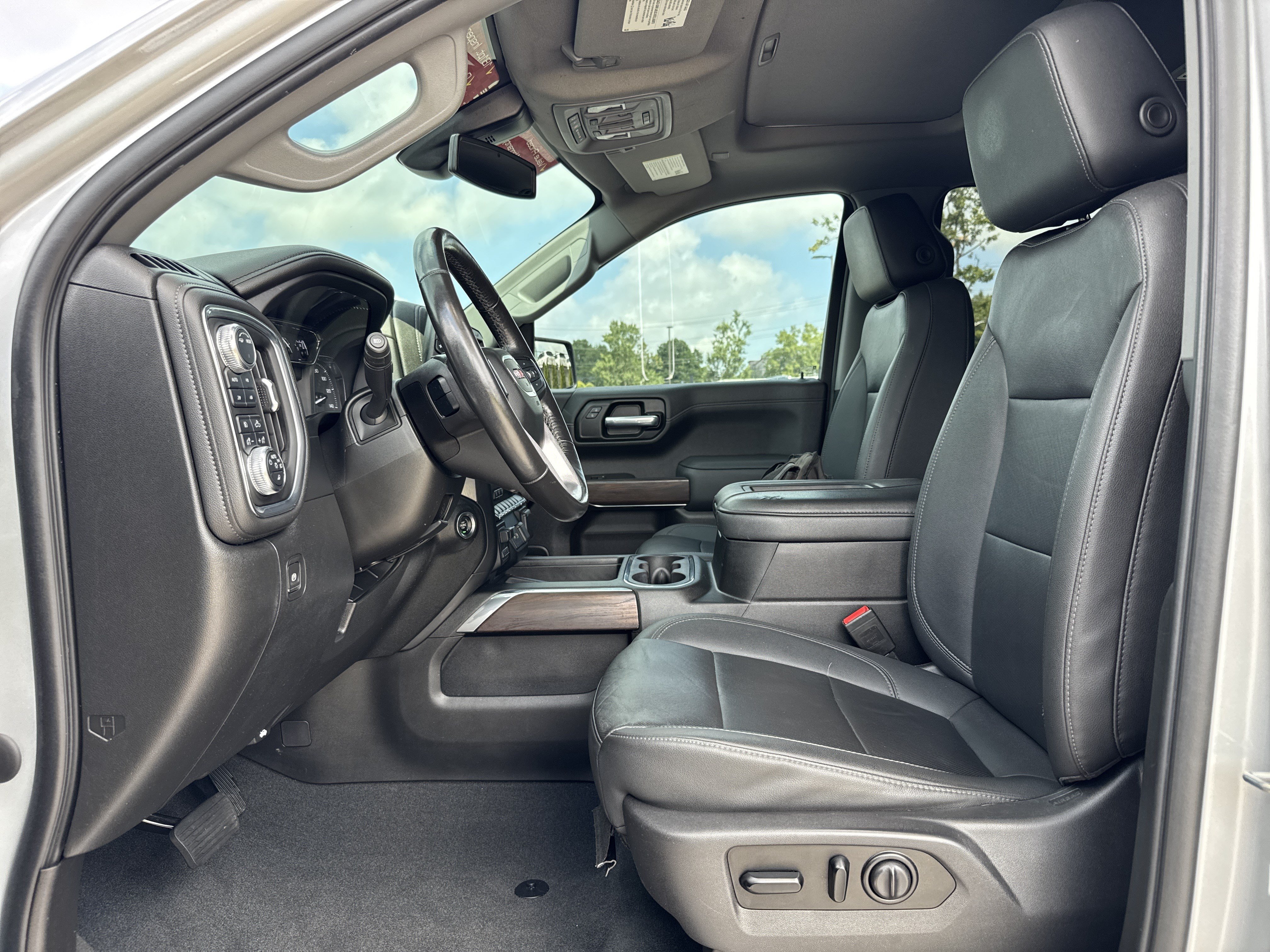 Used 2021 GMC Sierra 1500 SLT w/ SLT Convenience Package AWD/4WD image 16