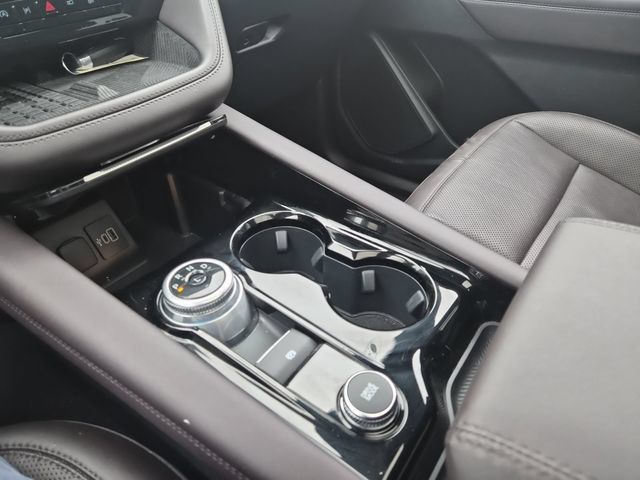 Certified 2025 Ford Explorer Platinum w/ LUX Leather Package AWD/4WD image 18