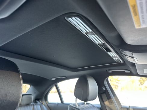 Used 2017 Mercedes-Benz E 300 4MATIC image 28