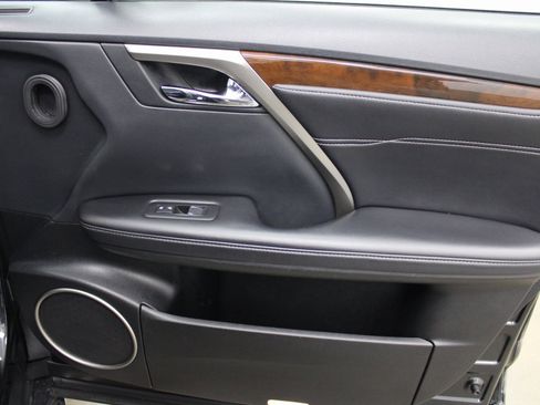 Used 2019 Lexus RX 450h AWD image 29