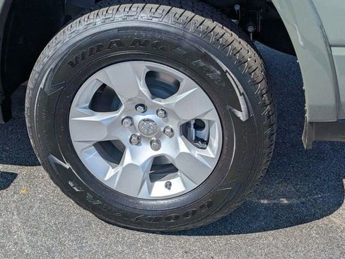 New 2026 RAM 1500 4x4 Crew Cab image 8