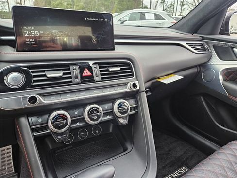Used 2023 Genesis G70 3.3T w/ Sport Prestige Package image 21