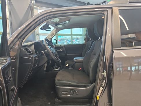 Used 2020 Toyota 4Runner TRD Off-Road AWD/4WD image 13