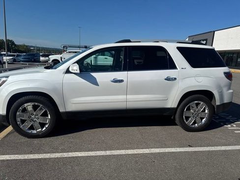 Used 2017 GMC Acadia Limited SLT FWD image 2