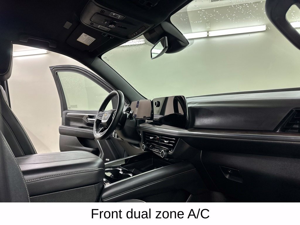 Used 2025 Chevrolet Suburban Premier AWD/4WD image 20