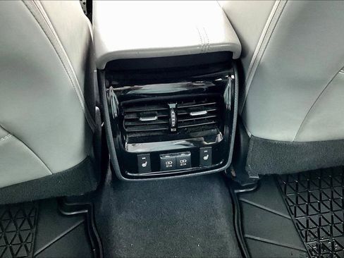 Used 2019 Toyota Avalon Touring w/ Advanced Safety Package FWD image 10
