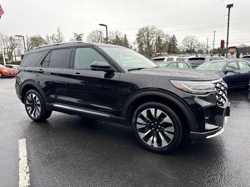 Used 2025 Ford Explorer Platinum w/ LUX Leather Package image 9