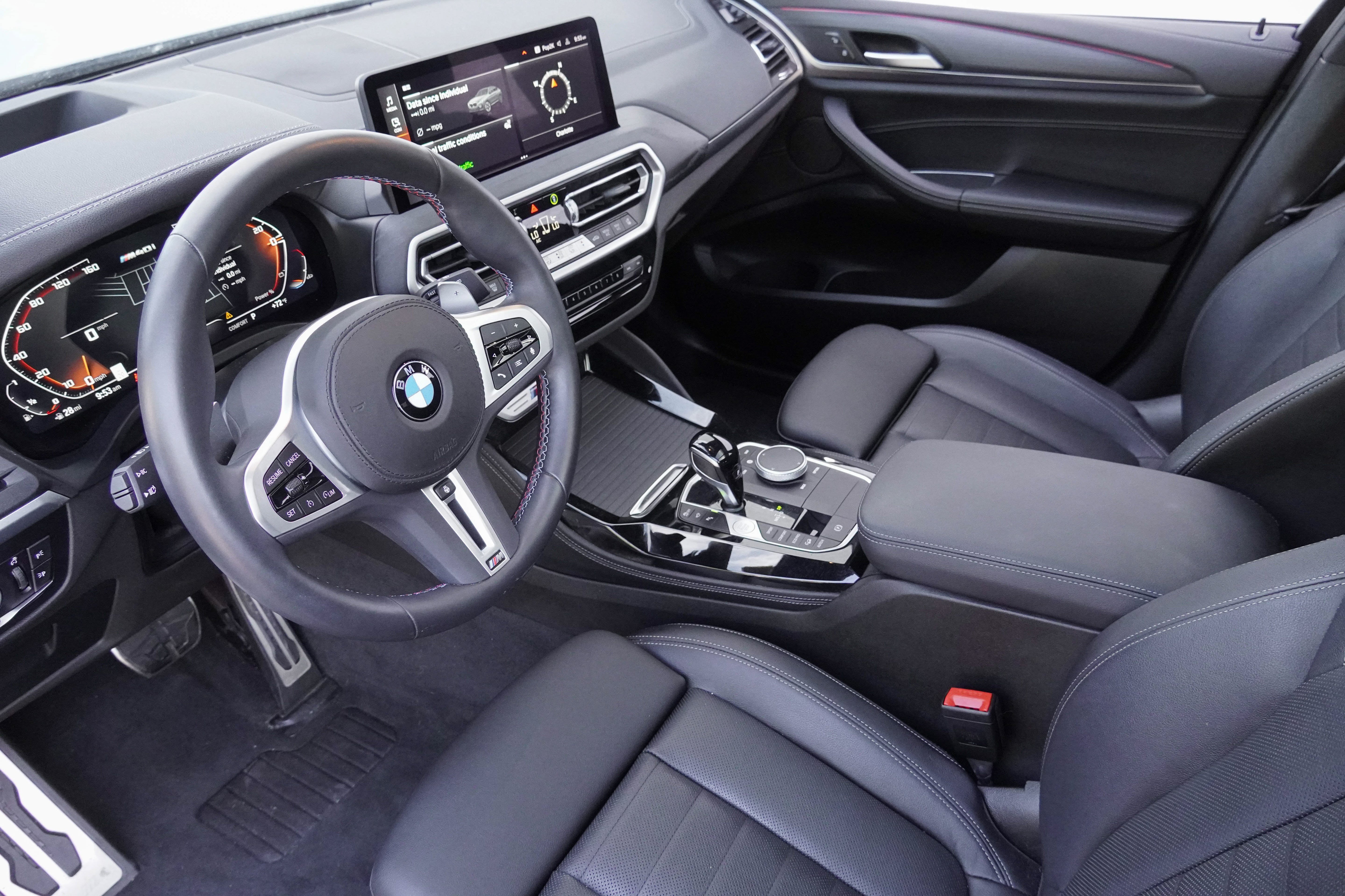 Certified 2025 BMW X4 M40i w/ Premium Package AWD/4WD image 9