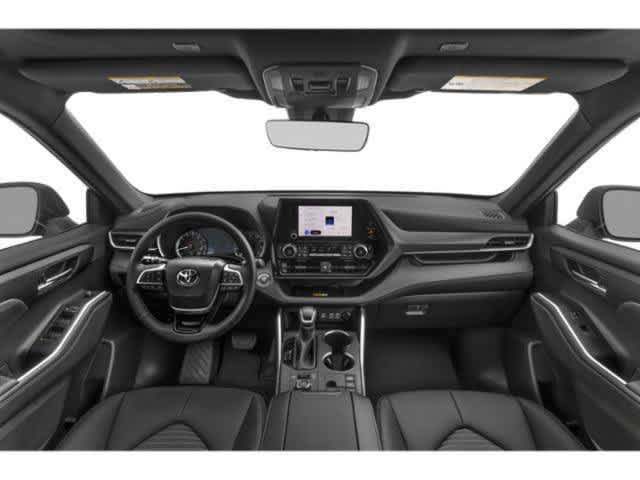 Used 2024 Toyota Highlander XLE FWD image 4