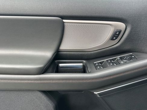 Certified 2025 Ford Expedition Active image 12