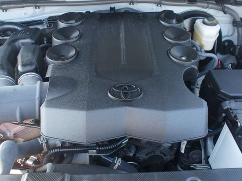 Used 2024 Toyota 4Runner SR5 RWD image 26