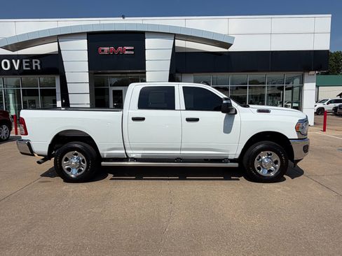 Used 2024 RAM 2500 Tradesman w/ Chrome Appearance Group AWD/4WD image 28
