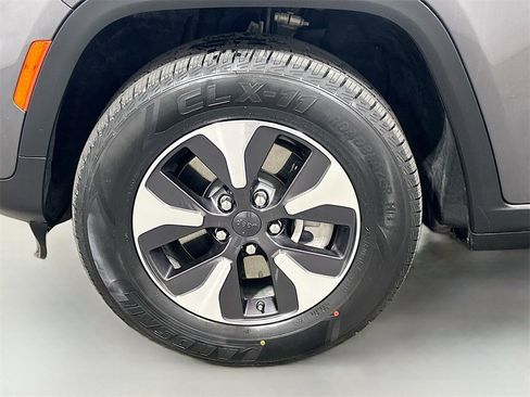 Used 2024 Jeep Grand Cherokee Limited 4xe w/ Trailer Tow Package image 31