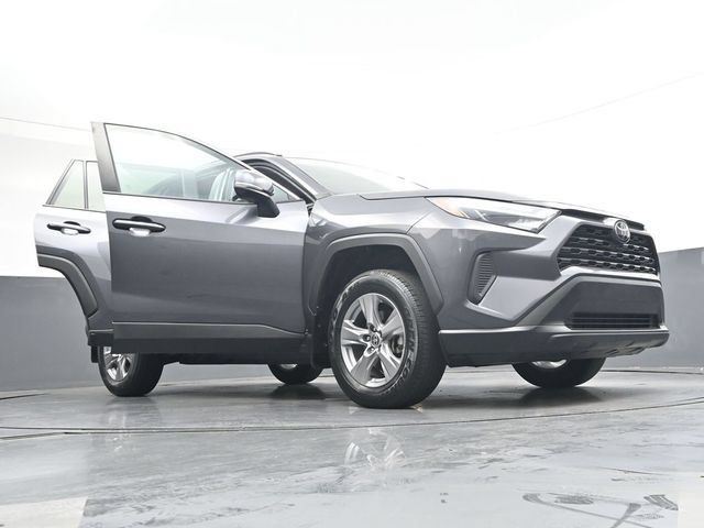 Used 2024 Toyota RAV4 XLE FWD image 41