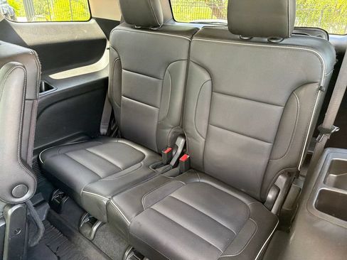 Used 2019 GMC Acadia Denali w/ Technology Package FWD image 34