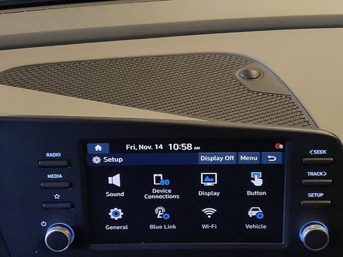 Used 2022 Hyundai Elantra SEL image 25