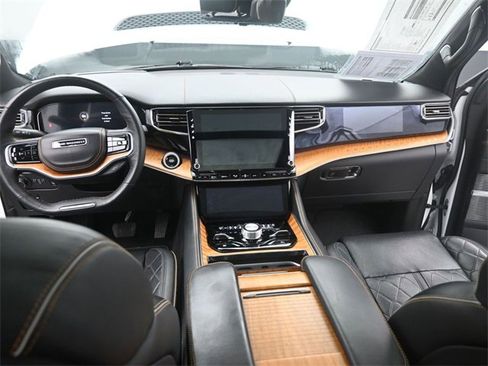 Used 2024 Jeep Grand Wagoneer L Series III image 25