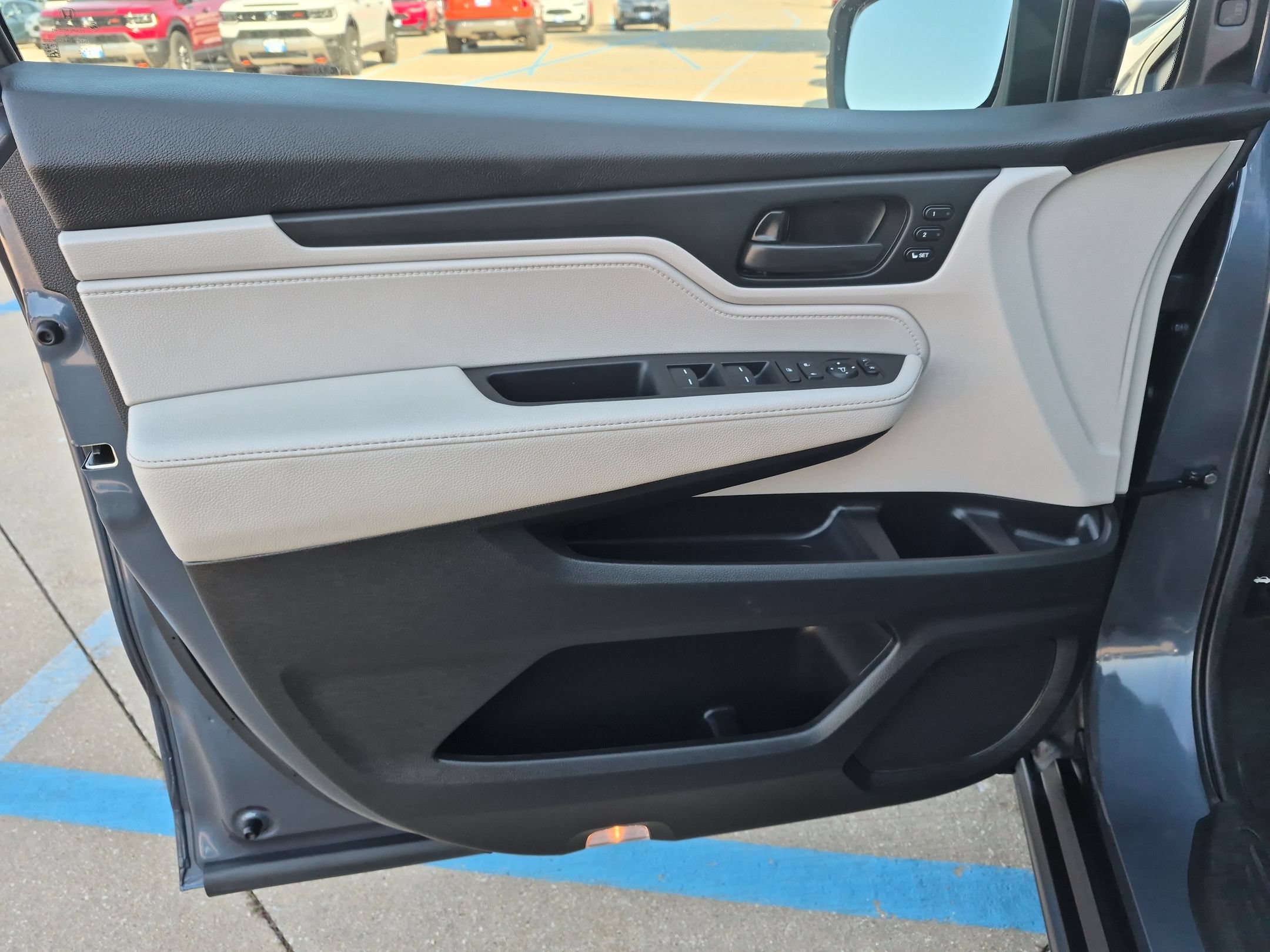 Used 2026 Honda Odyssey EX-L image 12
