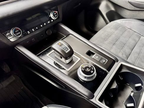 Used 2024 Mitsubishi Outlander SE image 14