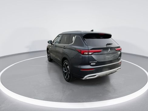 Used 2025 Mitsubishi Outlander SEL image 14
