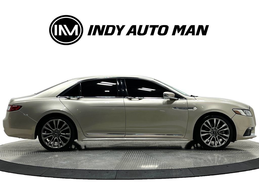 Used 2017 Lincoln Continental Select w/ Climate Package FWD image 3