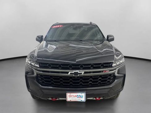 Used 2021 Chevrolet Suburban Z71 w/ Z71 Signature Package AWD/4WD image 2