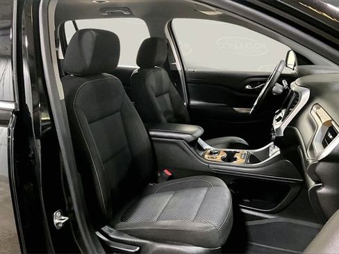 Certified 2023 GMC Acadia SLE w/ Driver Convenience Package image 15