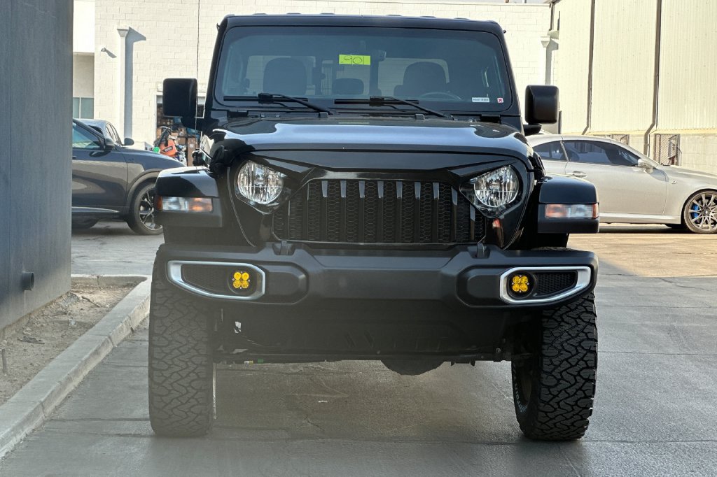 Used 2023 Jeep Gladiator Overland w/ Trailer Tow Package AWD/4WD image 9
