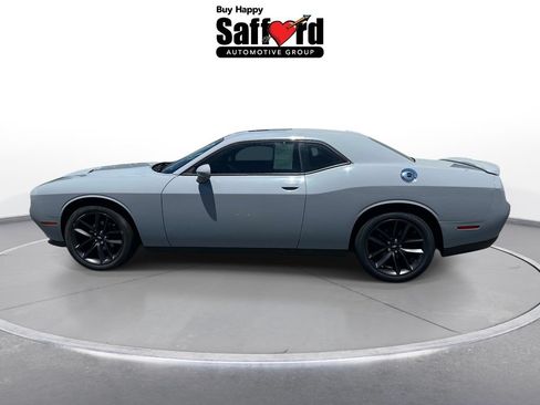 Used 2021 Dodge Challenger SXT RWD image 5