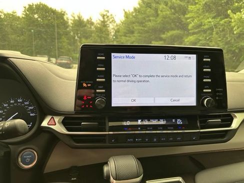 Used 2022 Toyota Sienna XLE AWD/4WD image 15