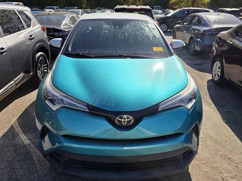 Used 2018 Toyota C-HR XLE image 2